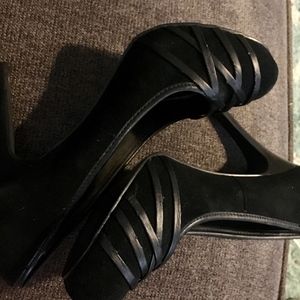 Fergie Black Heels Pumps Suede Leather Size 7